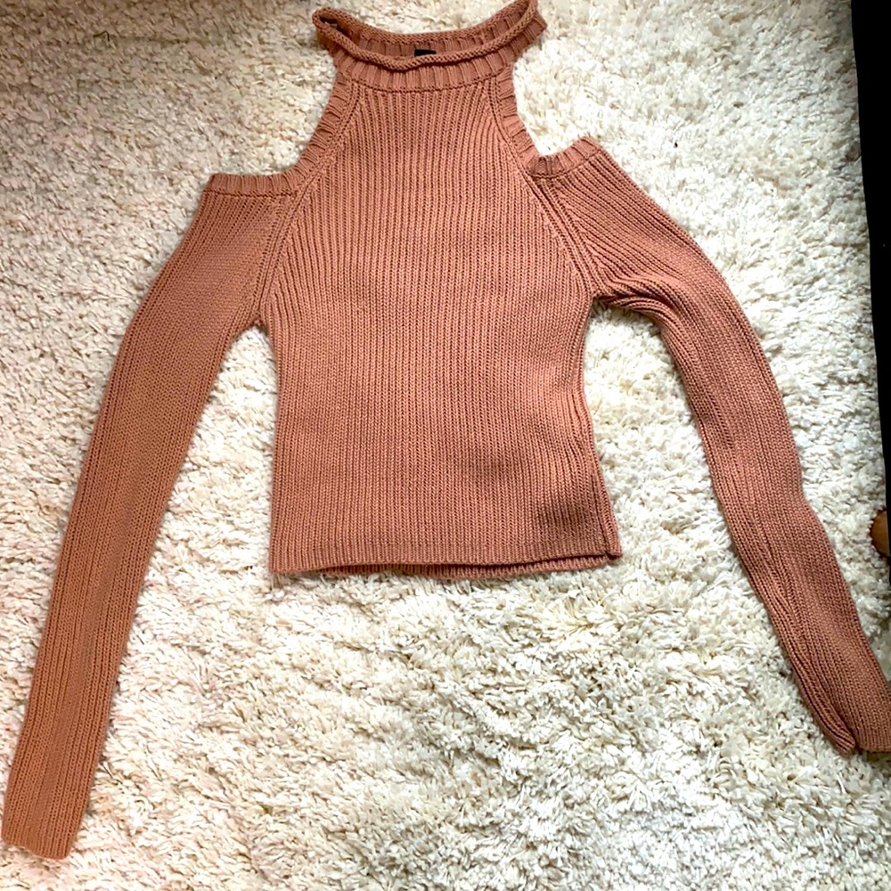 Blush pink sweater made for the winter